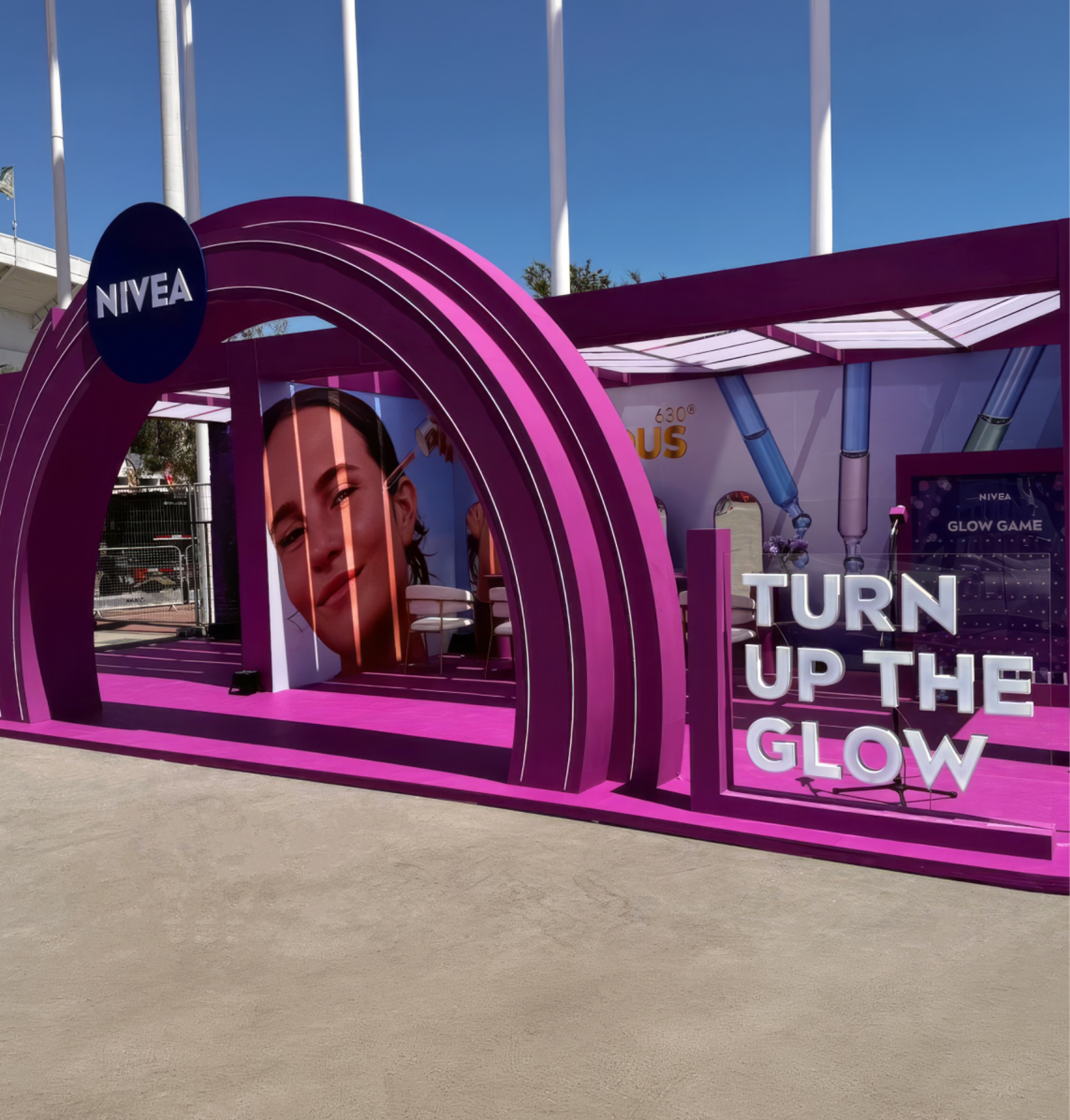 Stand NIVEA Turn Up The Glow vista frontal