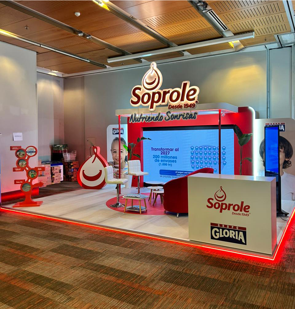 Vista frontal del stand interactivo Soprole