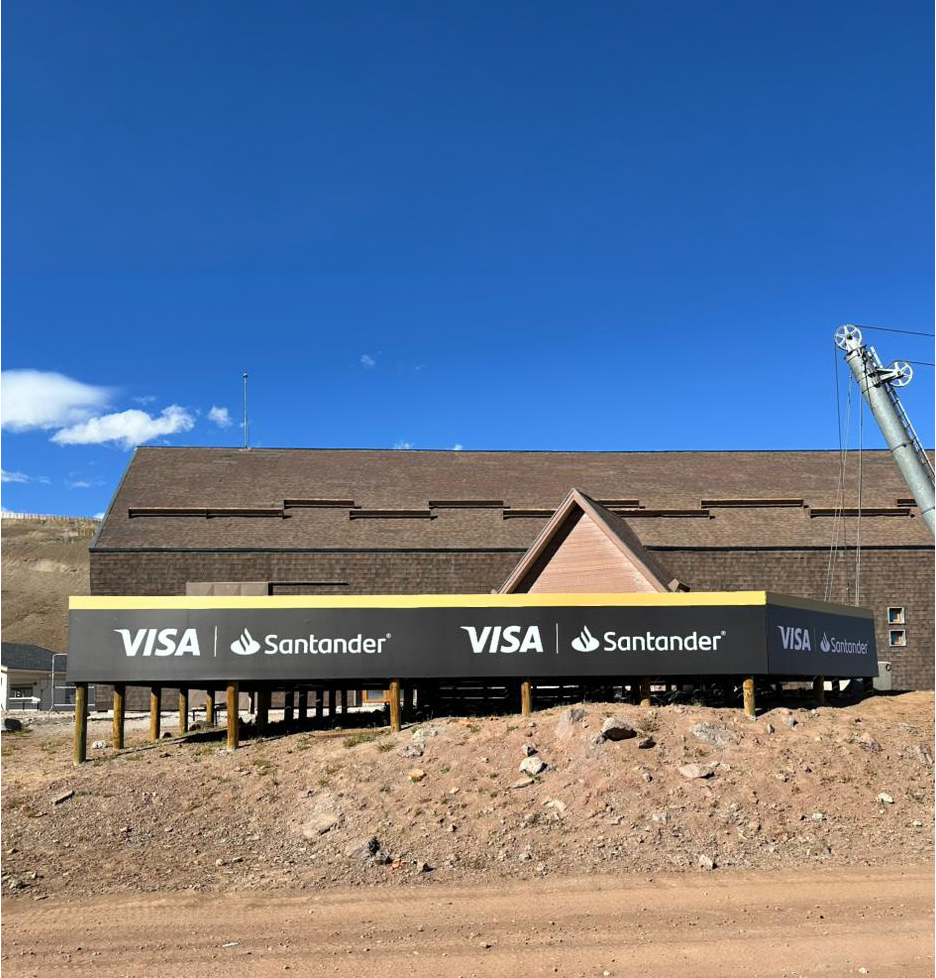 Terraza exterior Visa Santander en La Parva